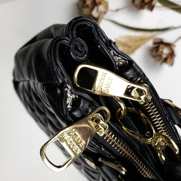 Steve Madden Black Hobo Shoulder Handbag With Gold Detailing - Picture 7 of 16
